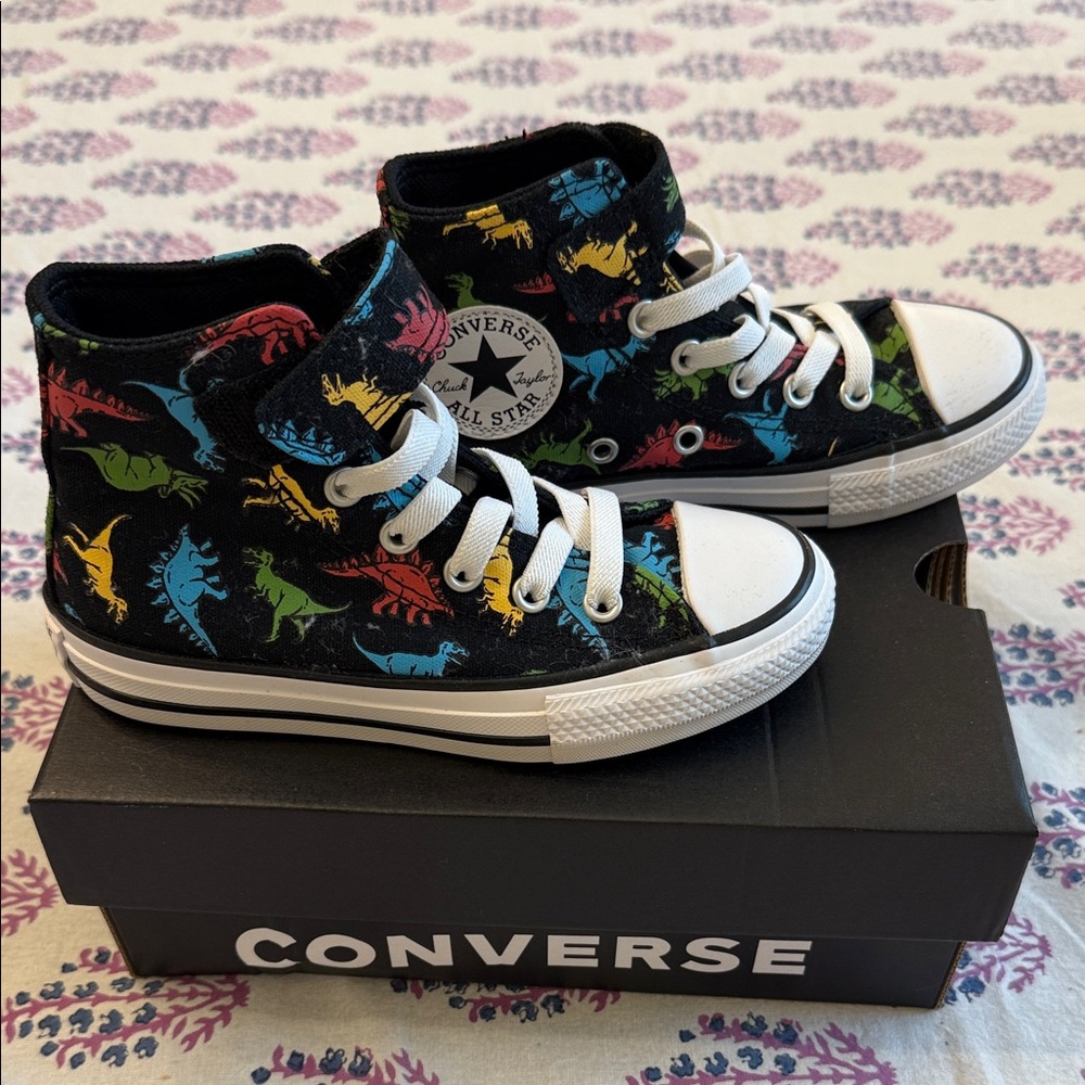 Converse Kids High-Top Sneakers with Dinosaur Print - Black and Multi